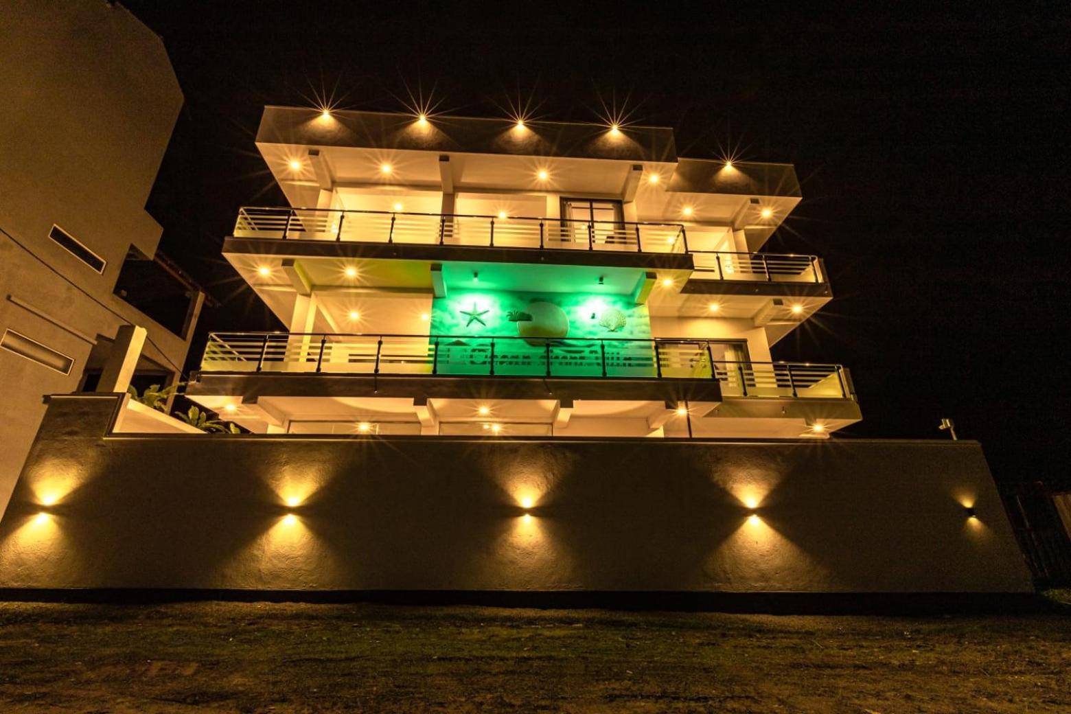 Ocean Front Villa Hikkaduwa Exterior photo